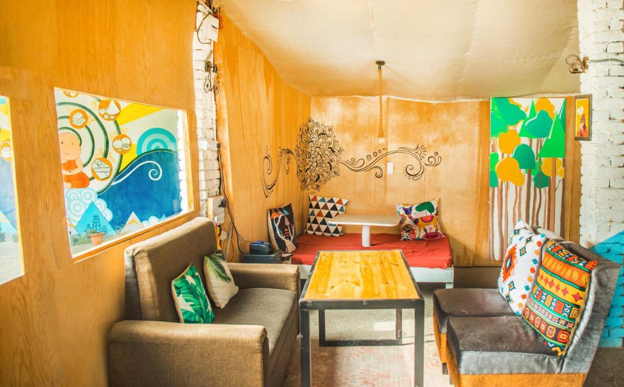 Young Monk Hostel & Cafe Old Manali Exteriör bild